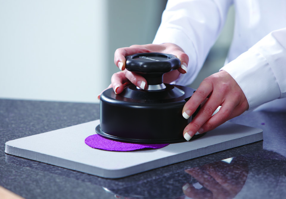 Sample cutter, textiles sample preparation